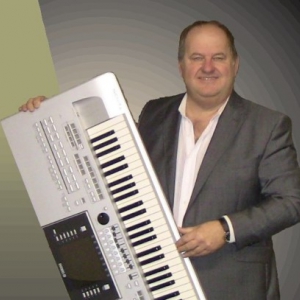 Hans van Seggelen met keyboard